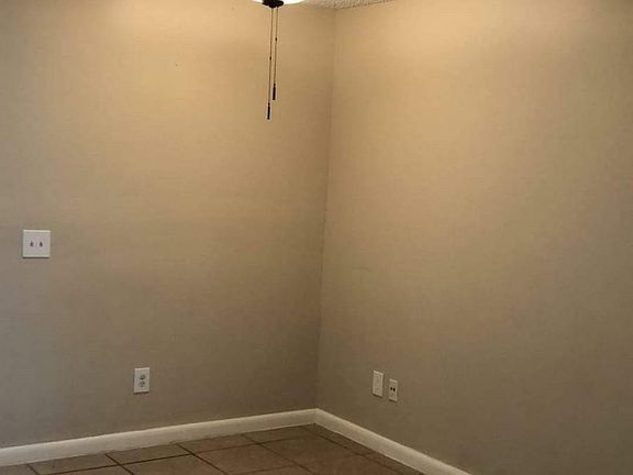 4th image of 605 Ixoria Ave
