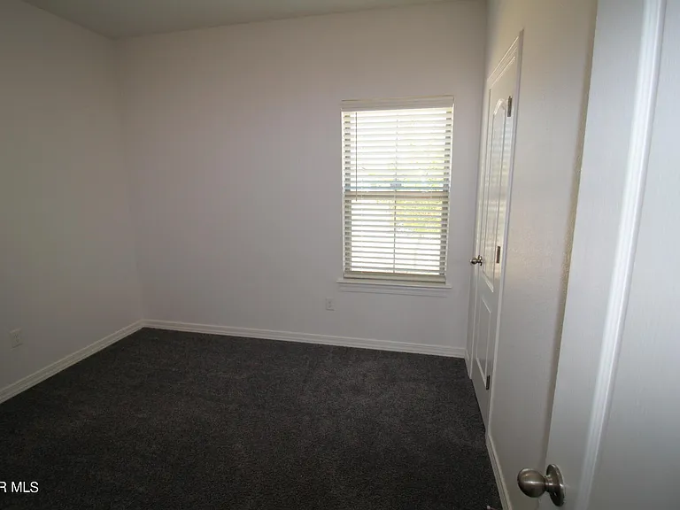 620 Adrian Arellano St W — Photo 65
