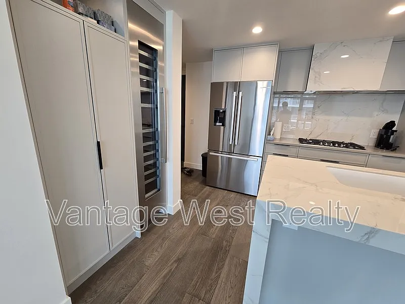 2 bed, 2.0 bath, 975 sqft, $3,495 — Photo 3