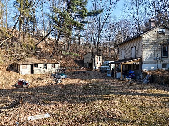 3rd image of 803 Burchfield Rd