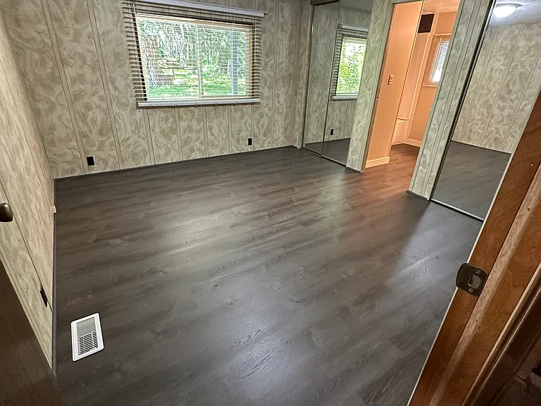 13016 Military Rd SE — Photo 37