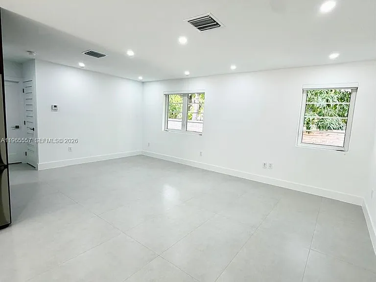 524 NE 65th St #2 — Photo 7