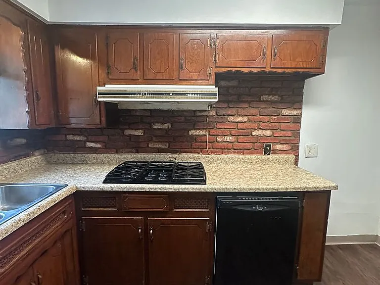 3300 S Post Rd — Photo 11