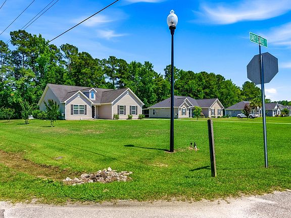 3rd image of 101 Oakey Estates Dr.