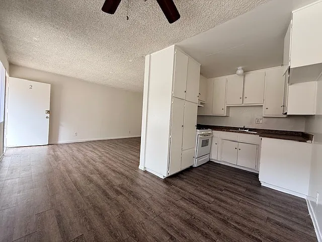 1435 Laurel Ave — Photo 18
