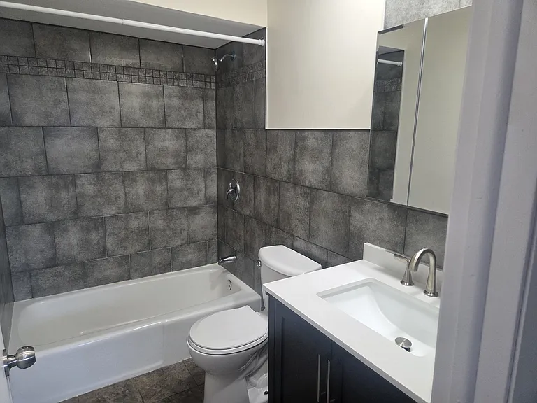 3931 W 115th St #2E — Photo 15
