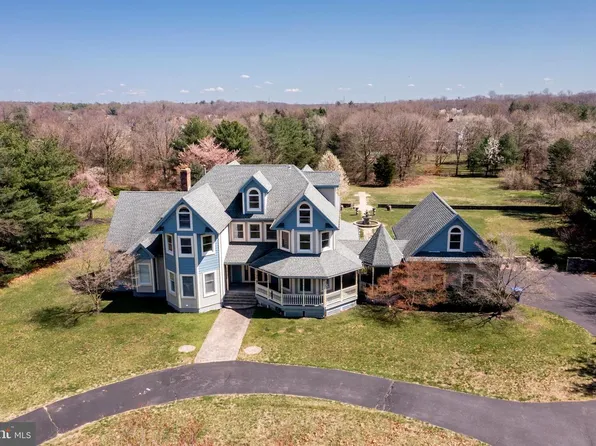 17 Cove Rd, Moorestown, NJ 08057