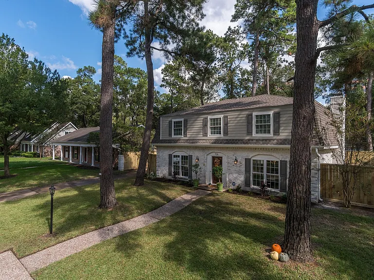 726 Thistlewood Dr — Photo 37