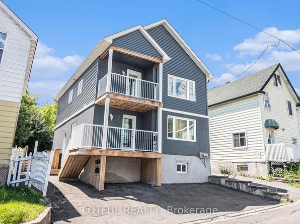 278 Shakespeare St #2, Ottawa, ON K1L 5M5
