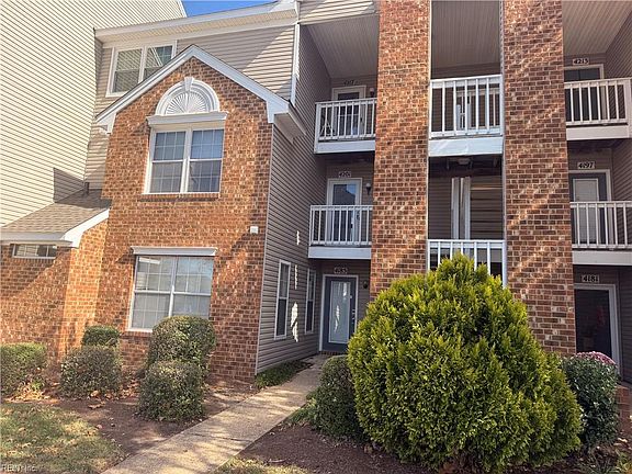 2nd image of 4185 Laurel Green Cir