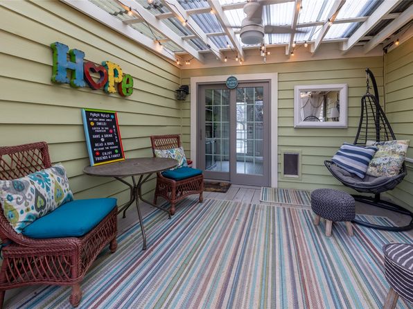 Additional property image - 301 S Winnetka Ave, Dallas, TX 75208