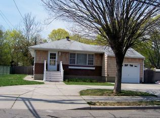 1024 Newbridge Rd, Bellmore, NY 11710