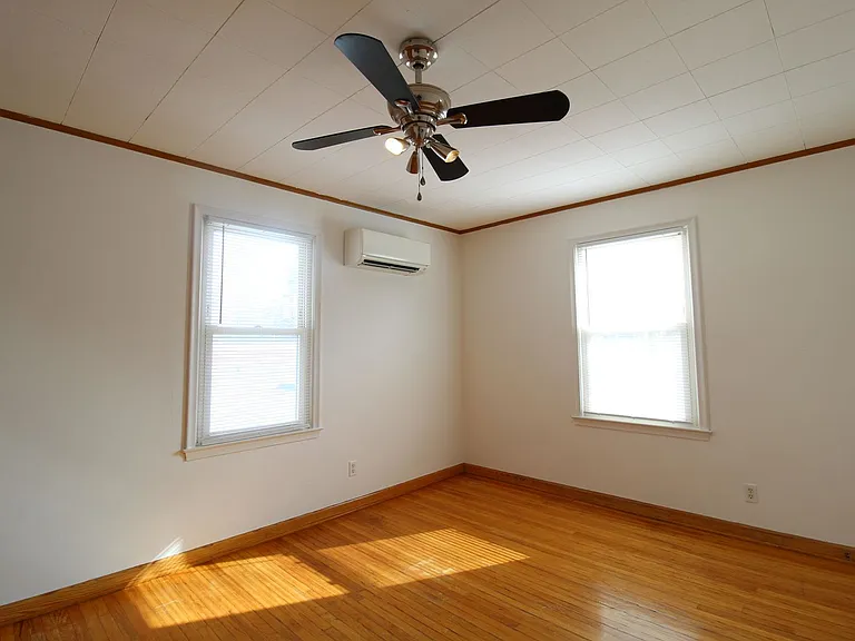 1312 W 39th St #2 — Photo 3