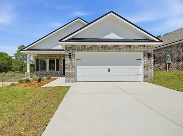 41 Spooner St, Defuniak Springs, FL 32433