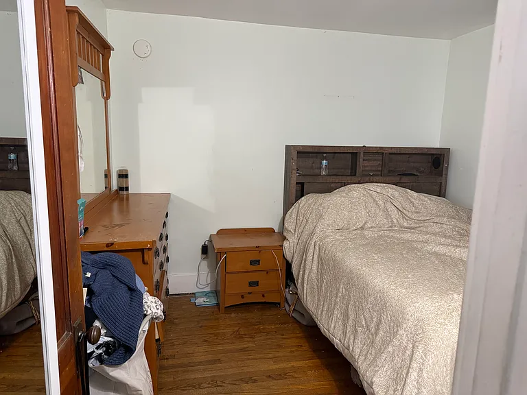 1327 4th Ave — Photo 3