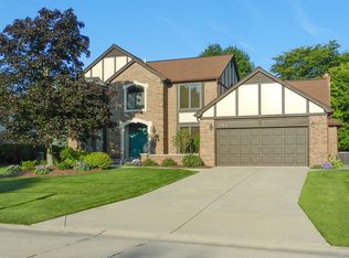 1793 Snowden Cir, Rochester Hills, MI 48306