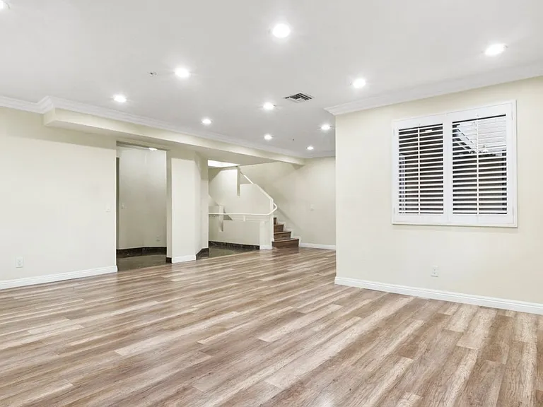 420 Riverdale Dr #11 — Photo 15