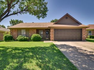 806 Wind Brooke Dr, Arlington, TX 76001