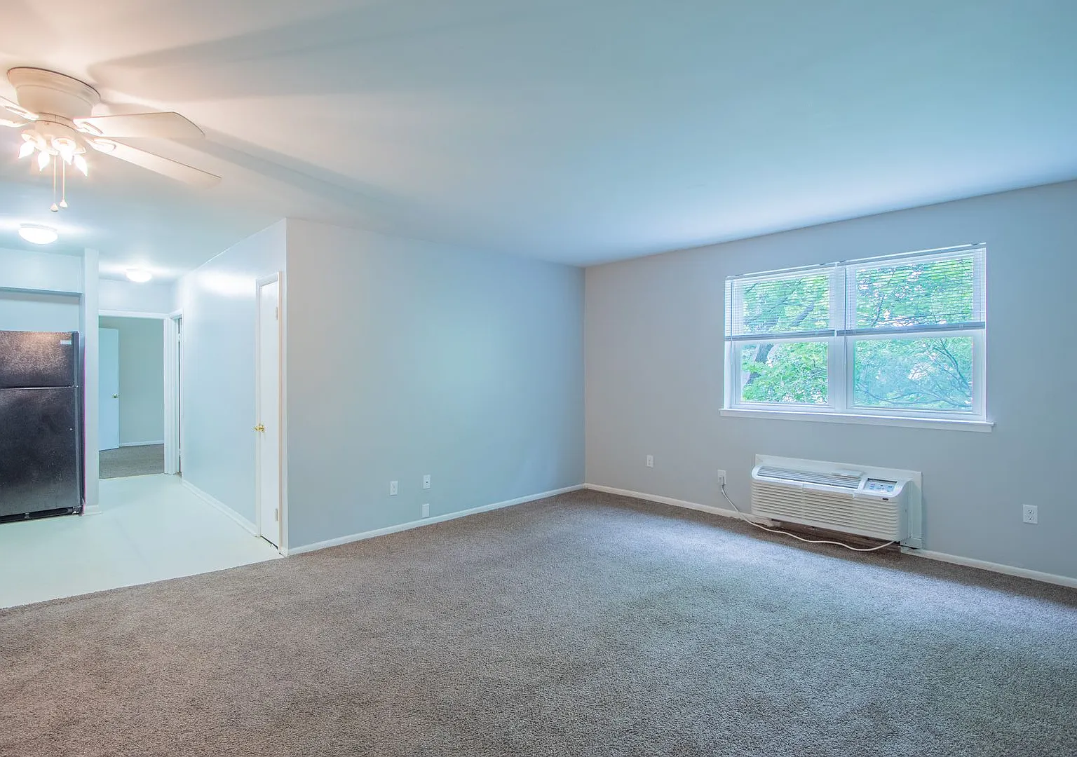 Crest Manor Apartments — Photo 4