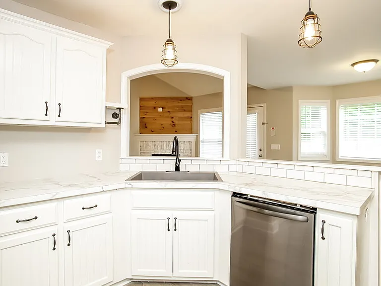 305 Talon Dr SE — Photo 9