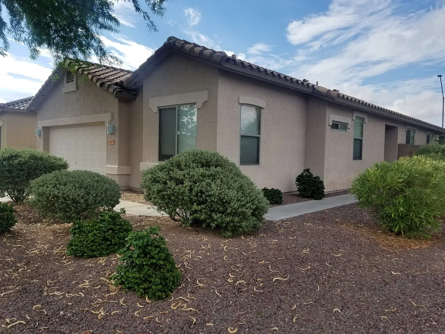 Welcome to your spacious 4-bedroom home in Surprise — Photo 2