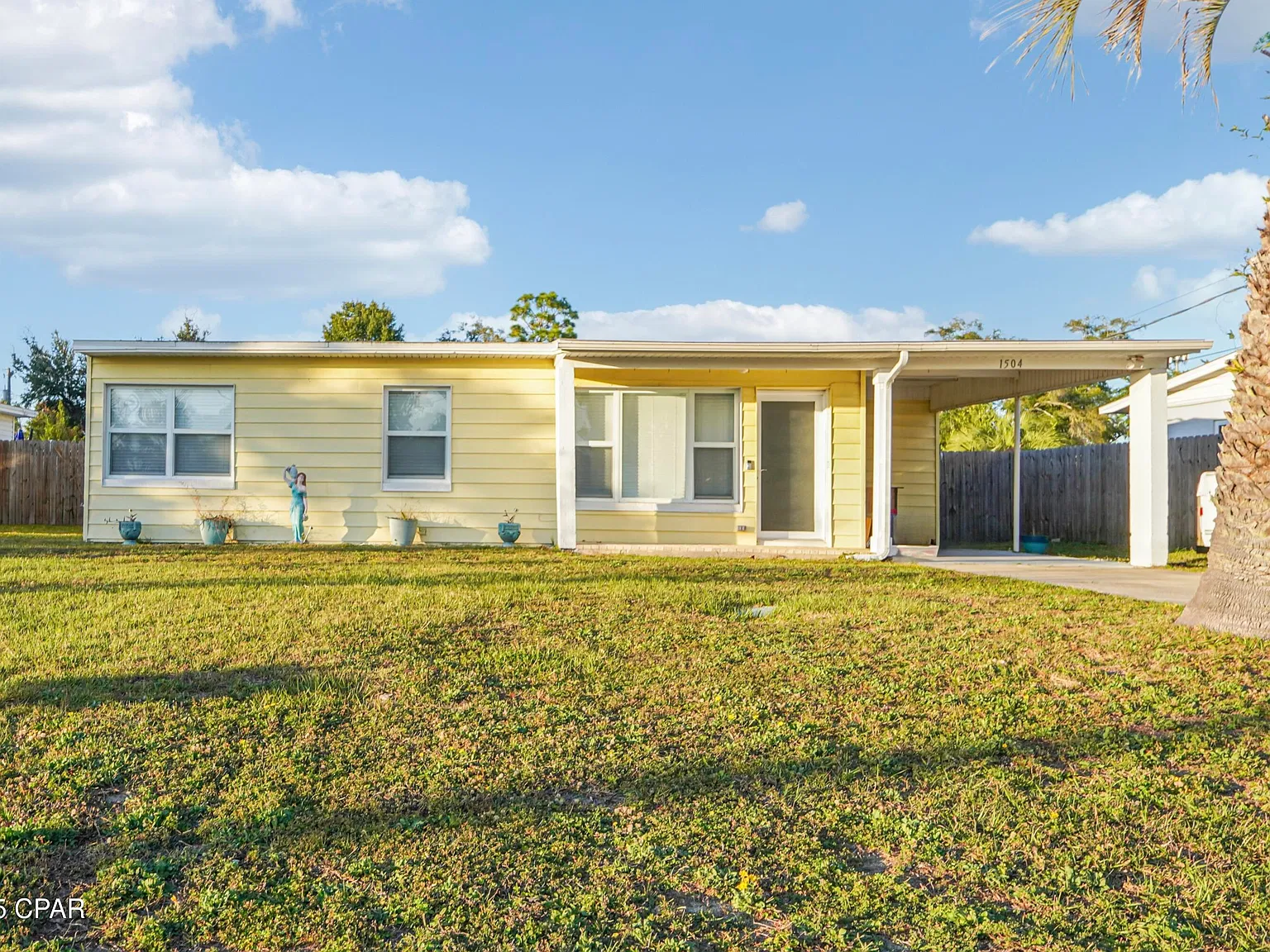 3 bed, 1347 sqft, $1,900 — Photo 1