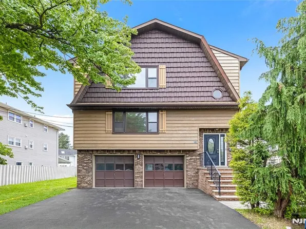 102 Gall Ct, Elmwood Park, NJ 07407