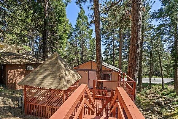 31335 Circle View Dr — Photo 2