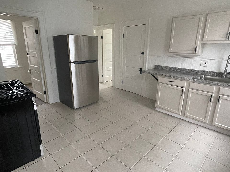 1st image of 22 Marion St #B