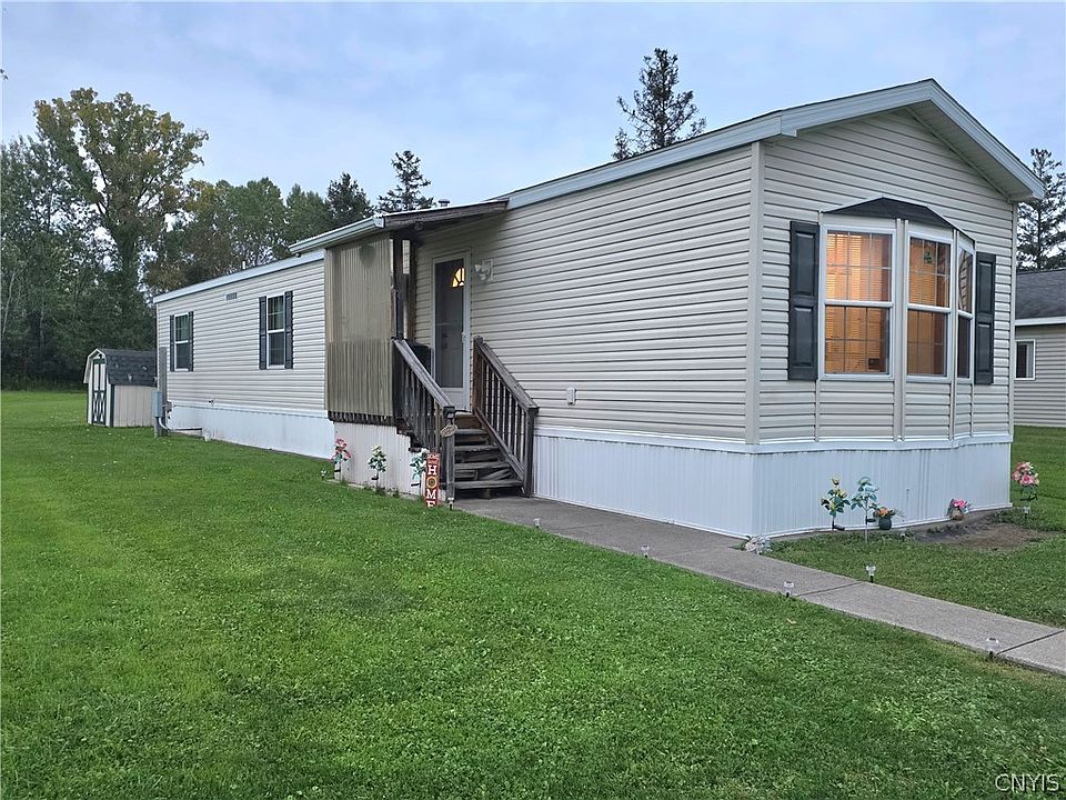 1st image of 10 Cindella Ln