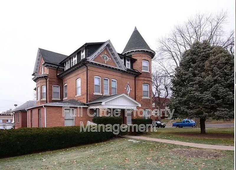 1 bed, 1.0 bath, 780 sqft, $825 — Photo 1