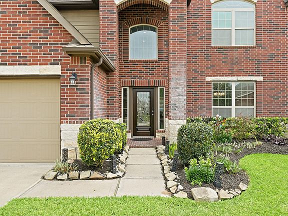 2nd image of 4526 Selwyn Rd