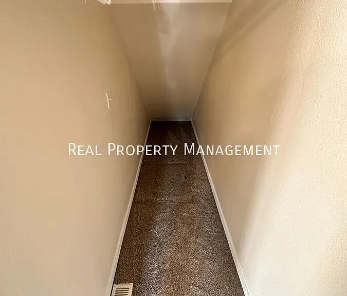 4808 Barrington Loop — Photo 17