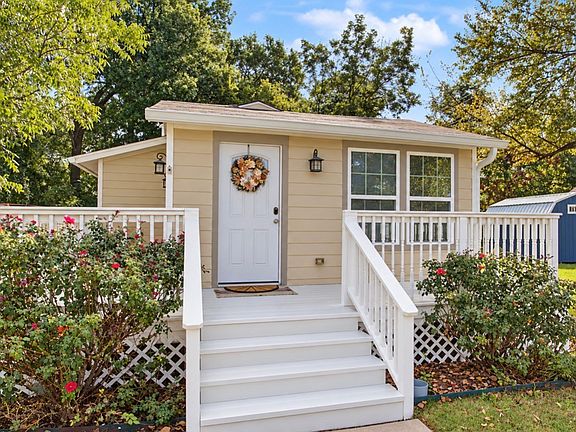 2nd image of 328 Spring Valley Cir