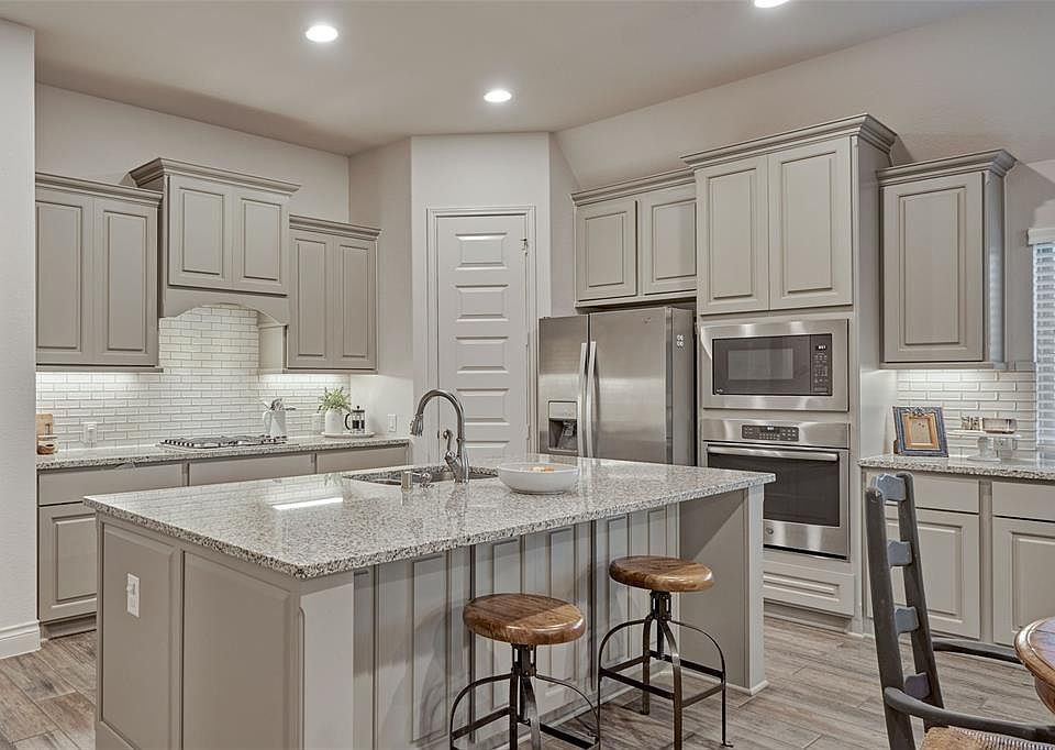1st image of 156 Del Carmen Dr