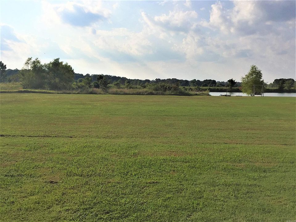 1st image of 320 Mound View Dr