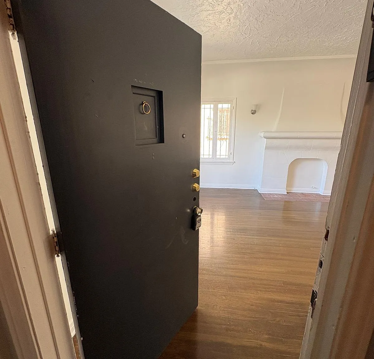 2 bed, 1300 sqft, $3,400 — Photo 4