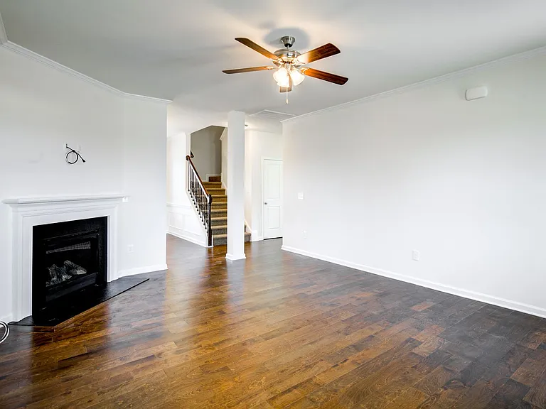 1171 Kerr St — Photo 8