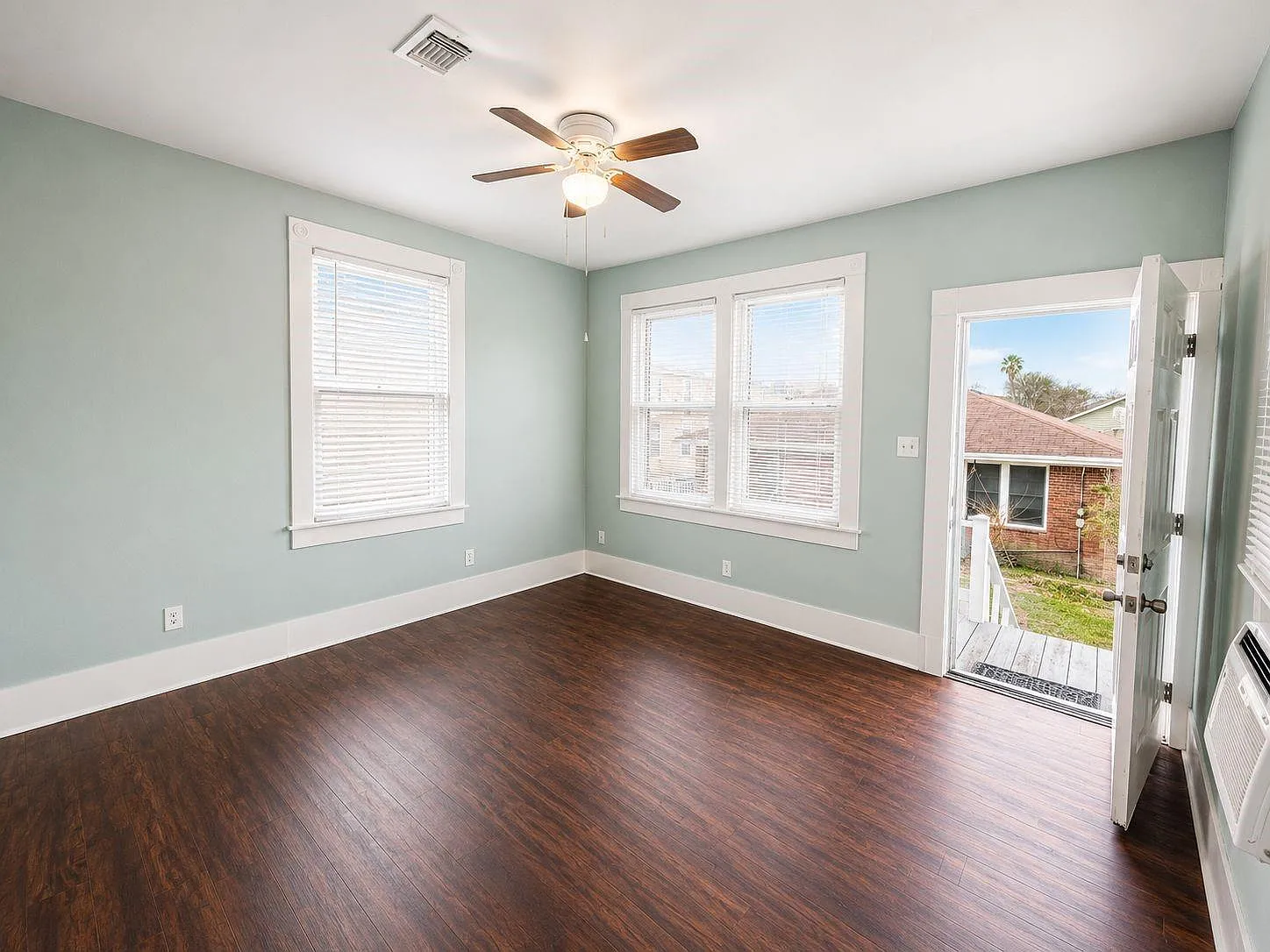 1 bed, 1.0 bath, 550 sqft, $1,100 — Photo 2