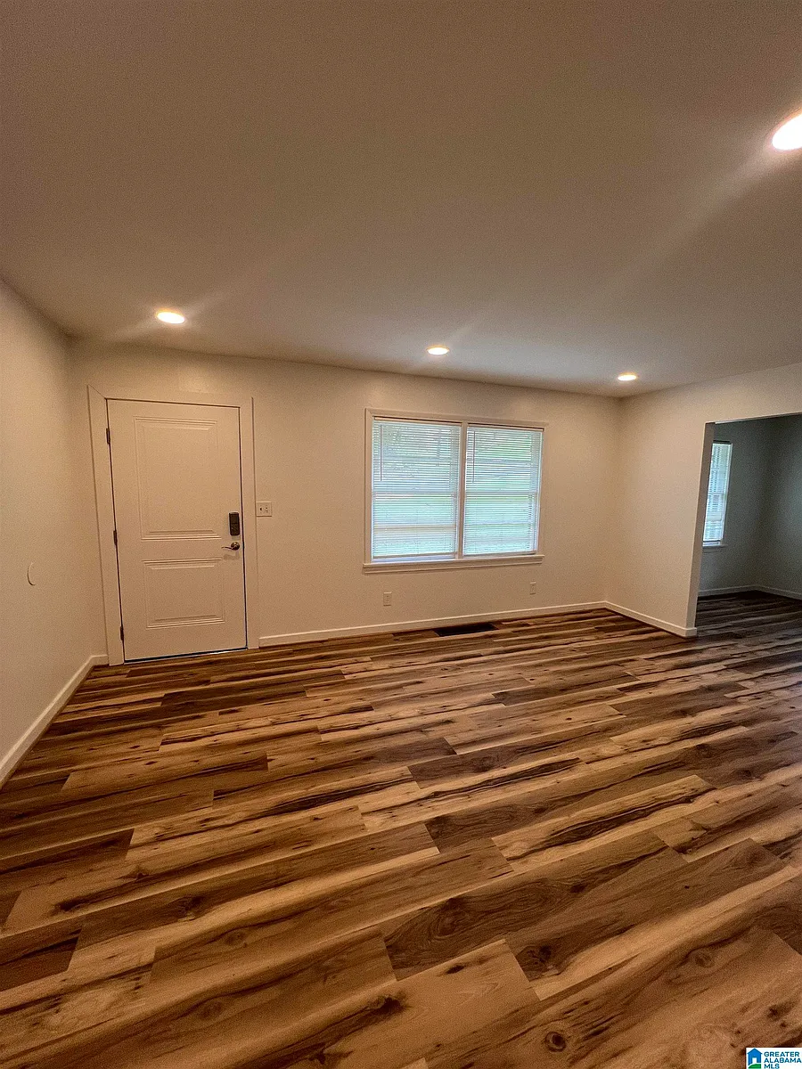 Building Photo - 252 Westwood Dr