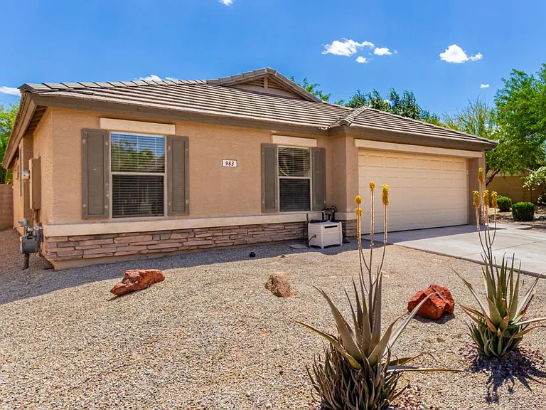 983 E Palomino Way — Photo 30