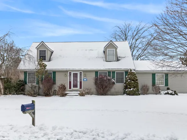 422 Colorado Ave, Marysville, MI 48040