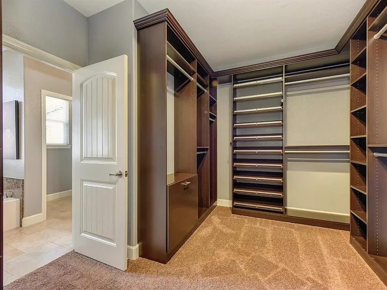 916 Lyon Pl — Photo 35