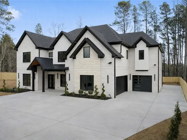 1613 Azalea Dr, Lawrenceville, GA 30043