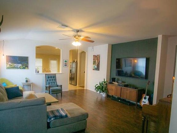 5th image of 5209 English Glade Dr