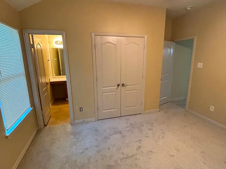 7821 Leigh Ann Dr — Photo 2