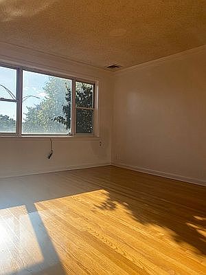 1st image of 4627 Kings Hwy #2