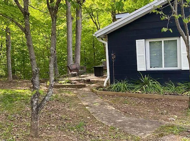 110 Andrews Ln — Photo 4