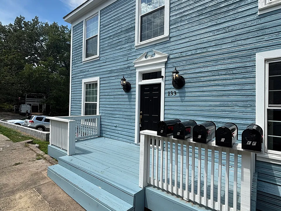 133 Carlton Ter