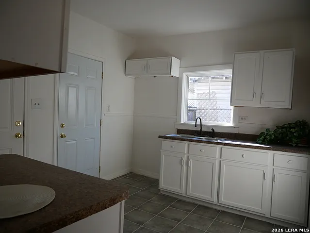 1820 Ruiz St — Photo 16